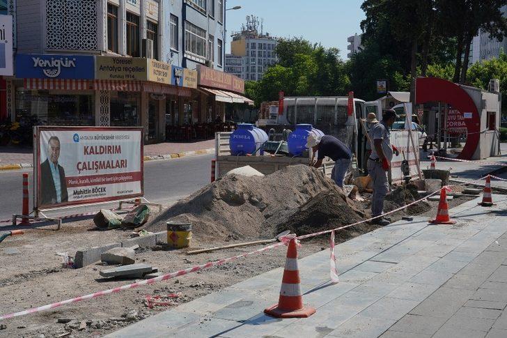Büyükşehir, Balbey’de durak ceplerini düzenliyor G2