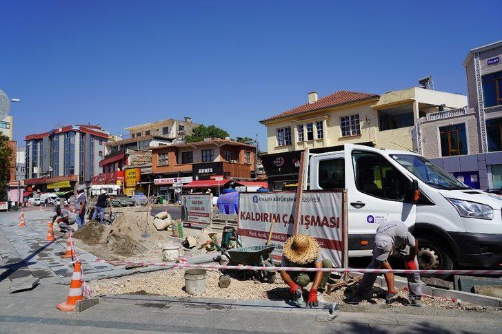 Büyükşehir, Balbey’de durak ceplerini düzenliyor G3