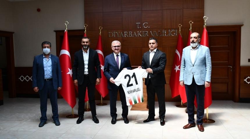 Diyarbekirspor’dan Vali Karaloğlu’na nezaket ziyareti