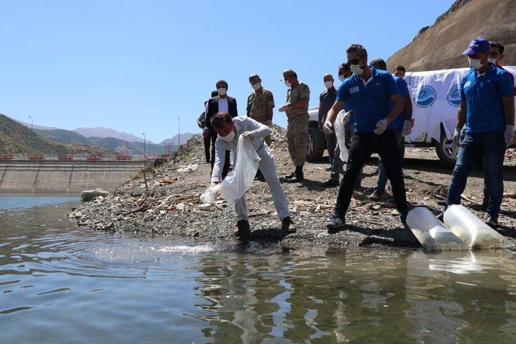 Beyhan Barajı’na 50 bin sazan yavrusu bırakıldı G2