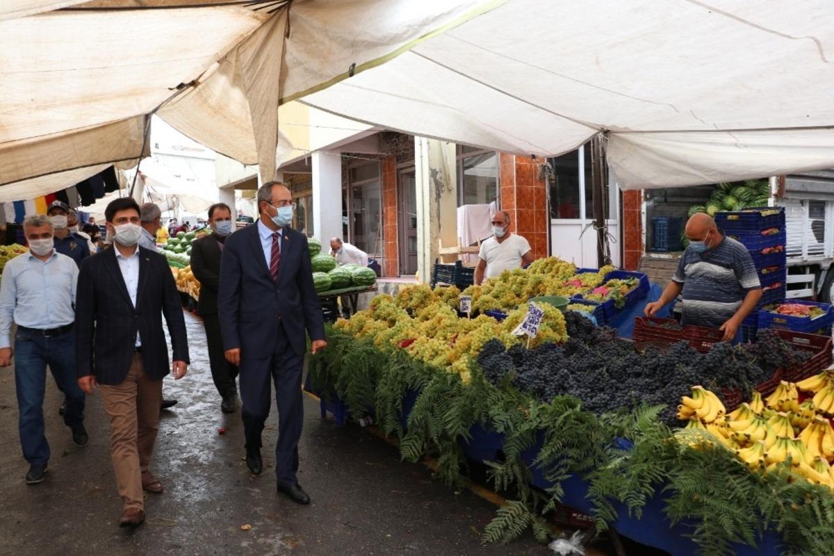 Sultanbeyli&rsquo;de pazarda Covid-19 denetimi yapıldı