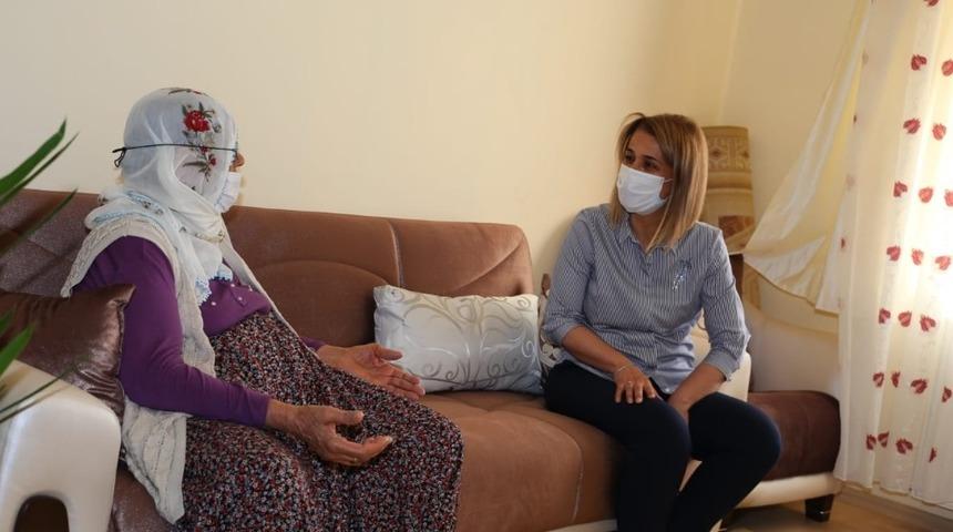 Nevşehir Valisi Becel, şehit annesini ziyaret etti