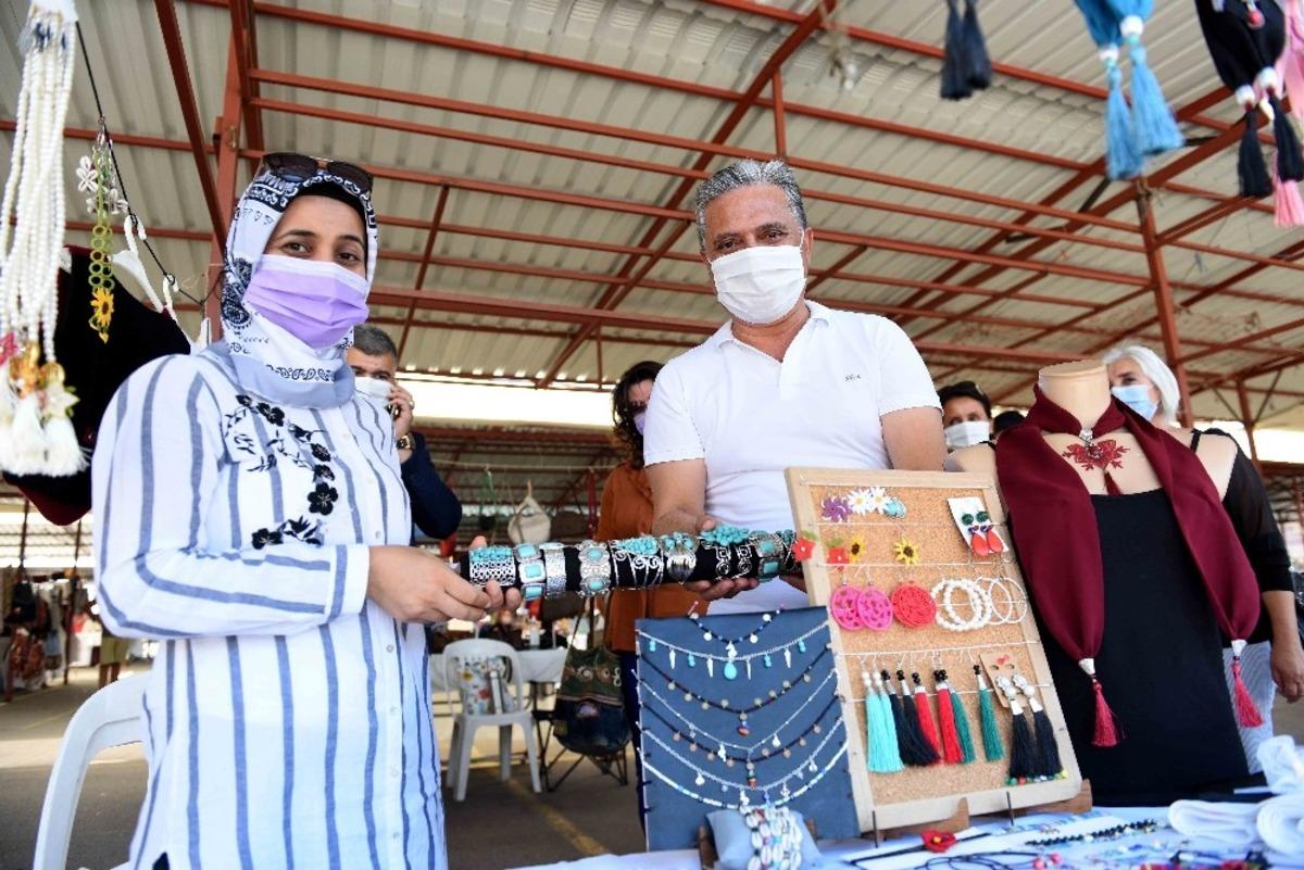 Muratpaşa&rsquo;da, &Uuml;reten Eller Pazarı a&ccedil;ıldı
