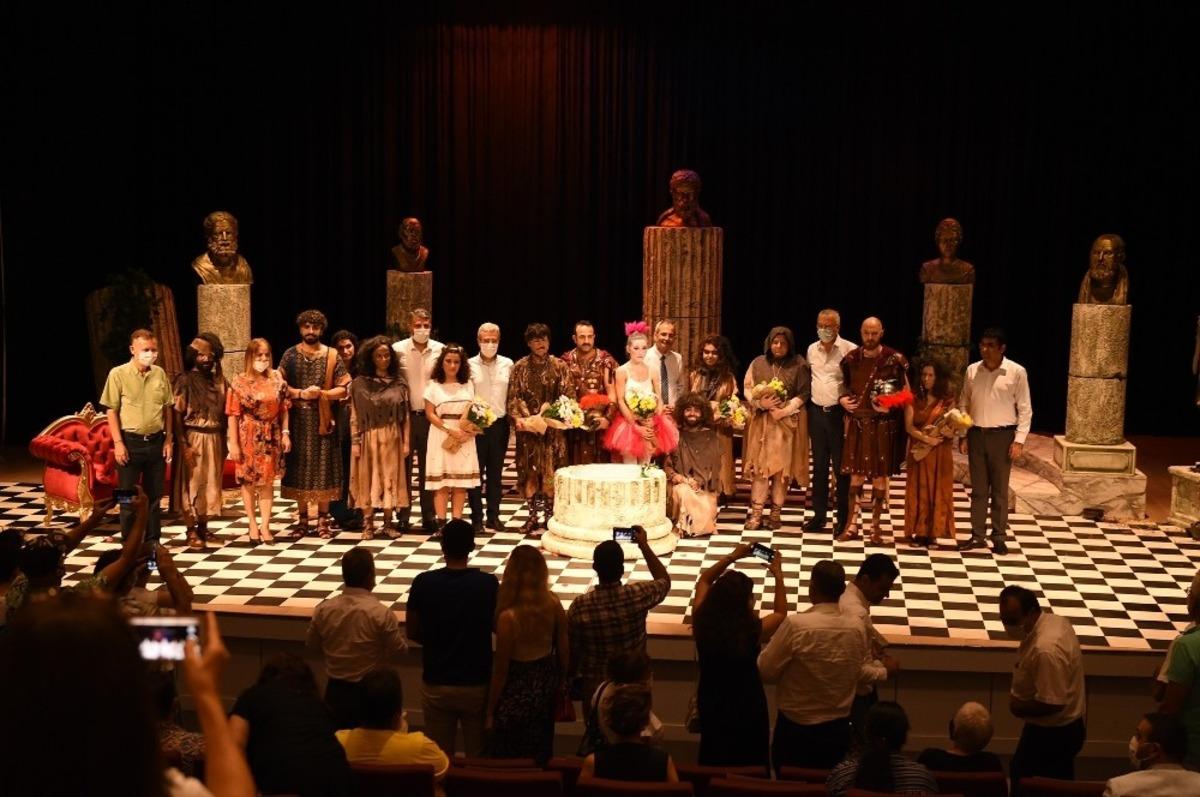 Tarsus Şehir Tiyatrosu &rsquo;Ezop&rsquo;u sahneledi