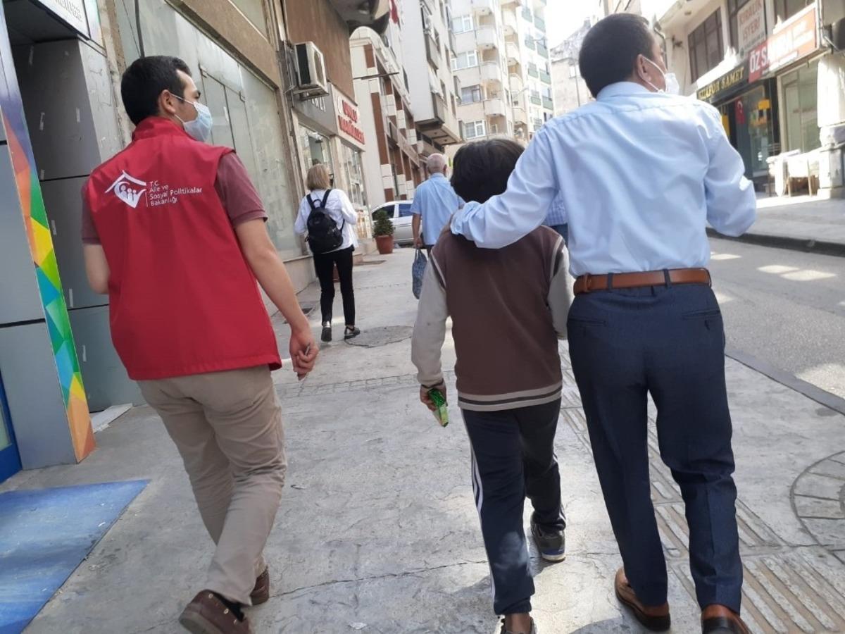 Sokakta &ccedil;alışan ve dilenen &ccedil;ocuklar i&ccedil;in harekete ge&ccedil;tiler