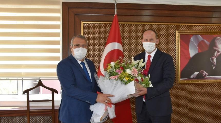 Başkan &Ccedil;er&ccedil;i&rsquo;den Kaymakam Kantay&rsquo;a &rsquo;hayırlı olsun&rsquo; ziyareti