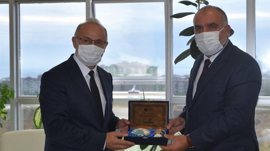 Başkan Sandıkcı&rsquo;dan Rekt&ouml;r &Uuml;nal&rsquo;a tebrik