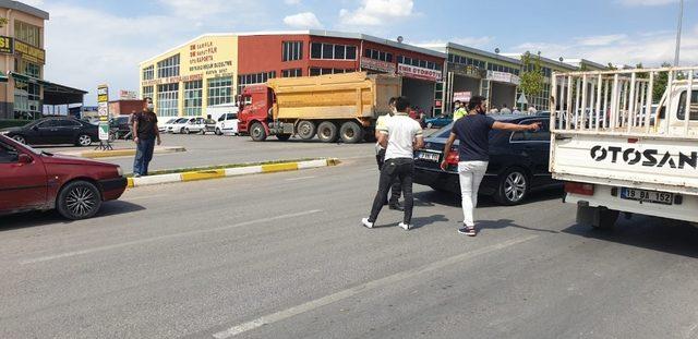 Jeep hafriyat kamyonu ile çarpıştı: 2 yaralı