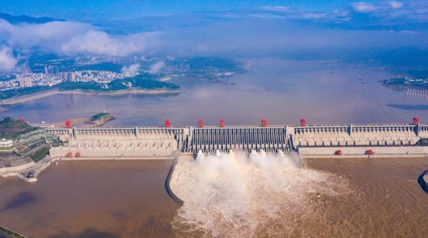 Çin’deki dünyanın en büyük barajı sağanak nedeniyle tam kapasiteye yaklaştı