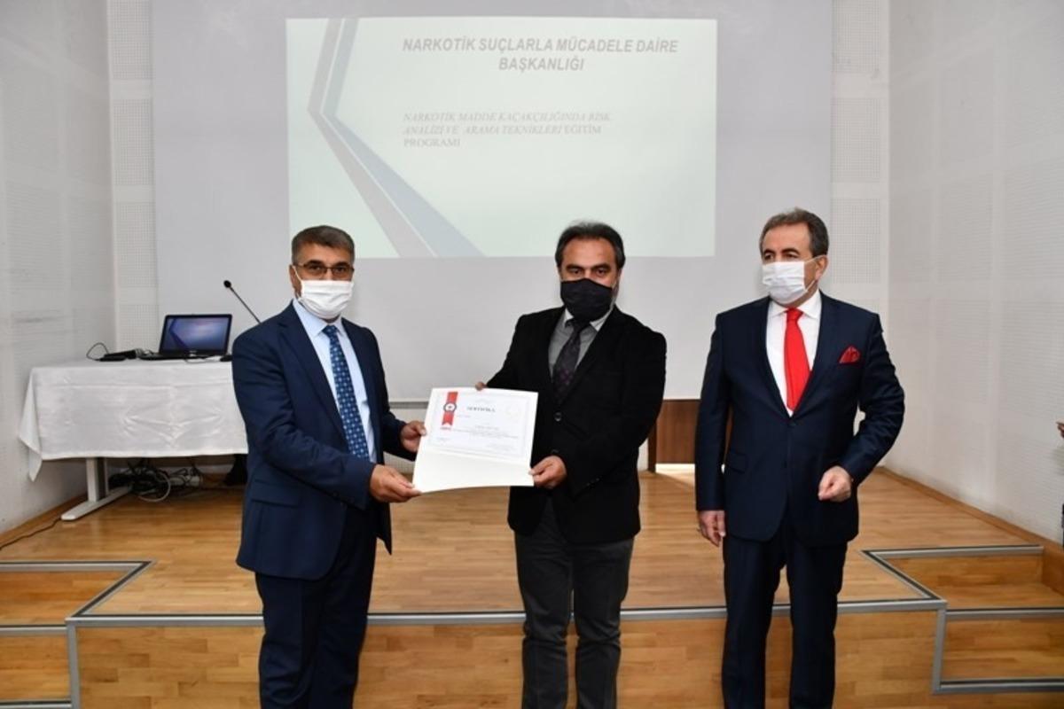 Narkotik Su&ccedil;larda Risk Analizi ve Arama Teknikleri eğitimi