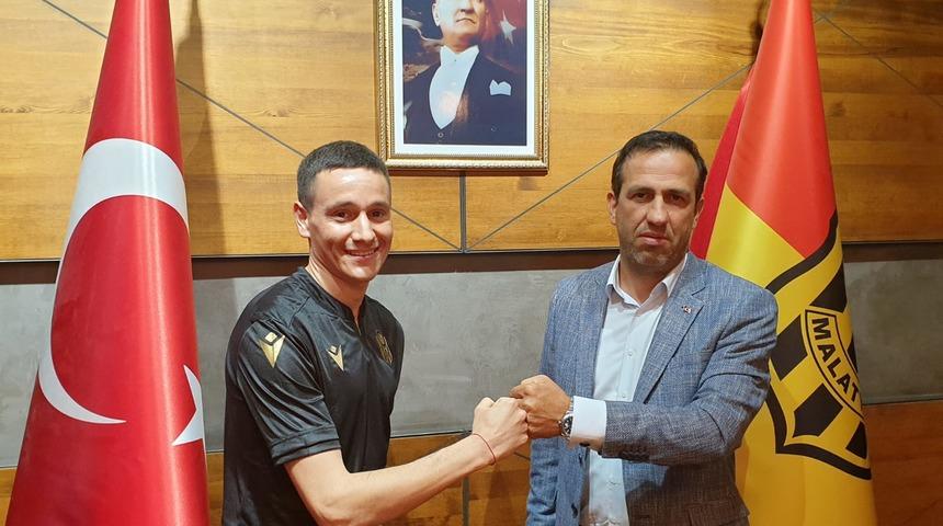 Yeni Malatyaspor, Arjantinli oyuncu Fernando Zuqui'yi kadrosuna kattığını açıkladı