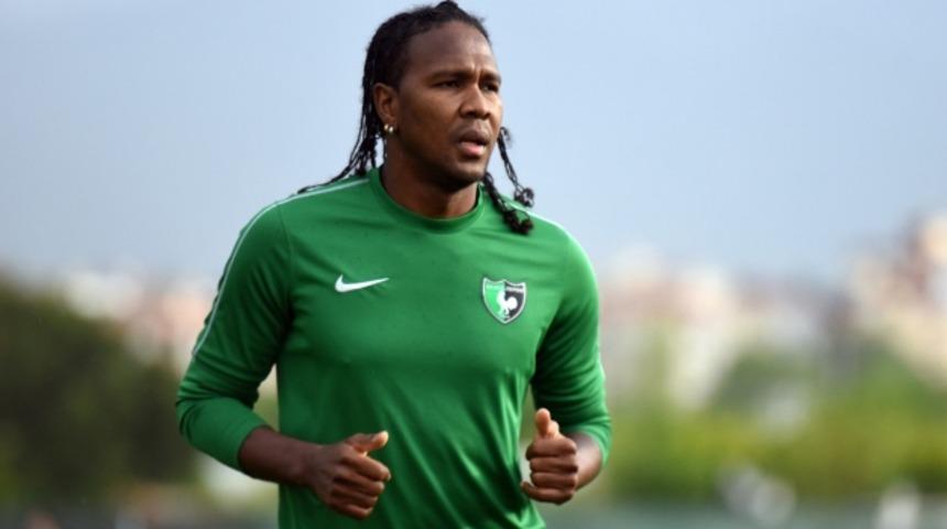Yukatel Denizlispor, Hugo Rodallega ile 1 yıllık sözleşme yeniledi!