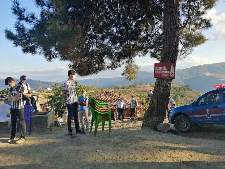 Jandarma mikrofonu eline aldı, mutluluklar dilerken uyardı G2