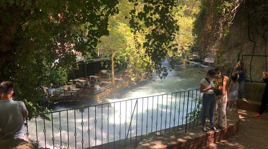 Düden Şelalesi’nde ziyaretçilerin güvenliği için önlem alındı