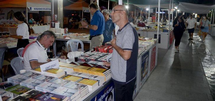 Kuşadası Kitap Fuarı devam ediyor G3
