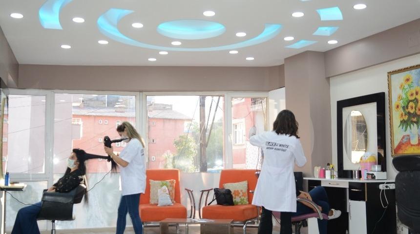 Hakkari&rsquo;de berber ve kuaf&ouml;rler kurallara uydu