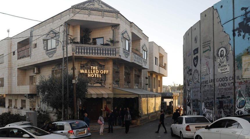 Banksy: Filistinliler gizemli sokak sanatçısına Beytüllahim'de sergi açarak teşekkür etti