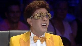 Rising Star Türkiye'de Yılmaz Morgül'ün kıyafeti ve gözlüğü konuşuldu