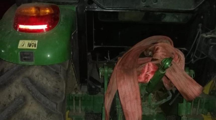 Van&rsquo;da trakt&ouml;rle telefon kablosu &ccedil;alan ş&uuml;pheli, jandarma tarafından yakalandı