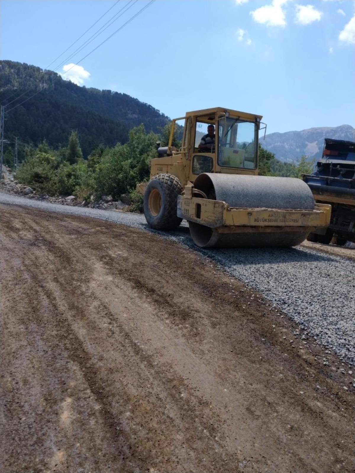 B&uuml;y&uuml;kşehirden G&uuml;ndoğmuş K&ouml;pr&uuml;l&uuml; yayla yoluna sathi asfalt