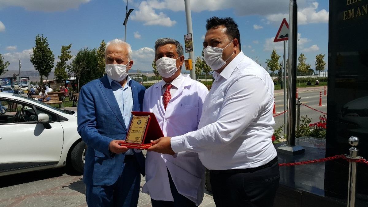 Eskişehir&rsquo;in kıdemli doktoru Bilen &Ouml;zel emekli oldu