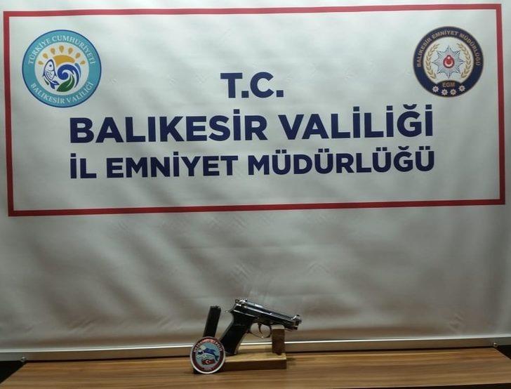 Balıkesir’de polis 6 silah ele geçirdi G1