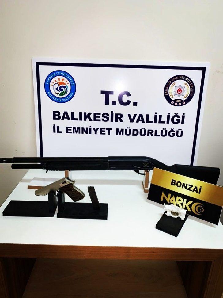 Balıkesir’de polis 6 silah ele geçirdi G4