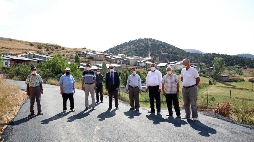 Yanıkçam köyü tarihinde ilk kez köy içi asfaltla buluştu