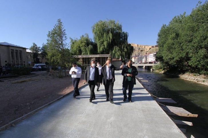 Milletvekili Battal ve Başkan Pekmezci, belediye çalışmalarını inceledi G1