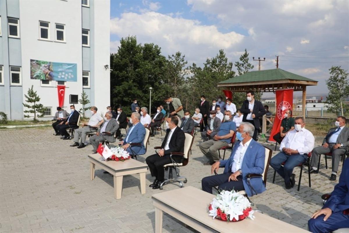 Kars&rsquo;ta Suni Tohumlama Uygulamaları, Et&ccedil;i ve Kombine Irkların Yaygınlaştırılması Projesi&rsquo;nin tanıtımı yapıldı
