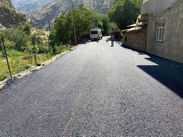 Sason’da grup köy yolunda asfaltlama çalışmaları başlatıldı G3