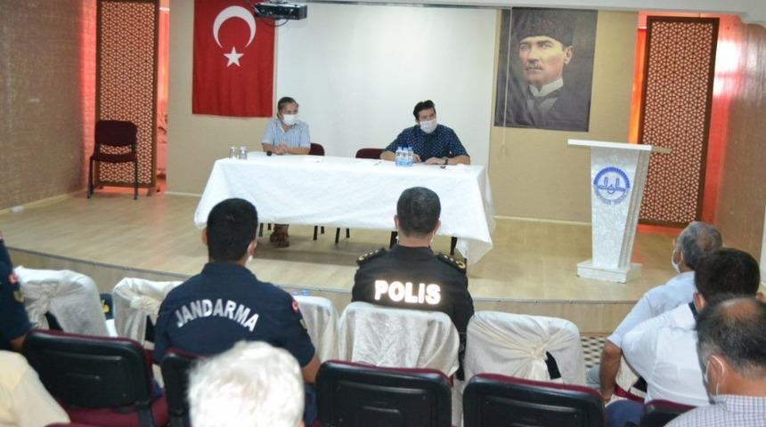 Bozyazı&rsquo;da vatandaşlar korona vir&uuml;se karşı bilgilendirilmeye devam ediliyor