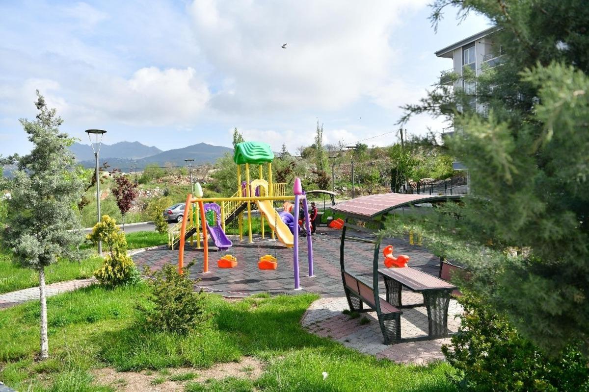 Mamak&rsquo;ta parklar bakım ve onarımdan ge&ccedil;iyor