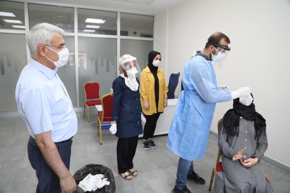 Battalgazi Belediyesi personeli covid-19 testi yaptırdı