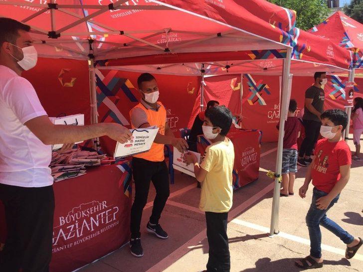 Büyükşehir belediyesi öğrencileri ve velileri salgına dönük eğitimlerle bilinçlendiriyor G2