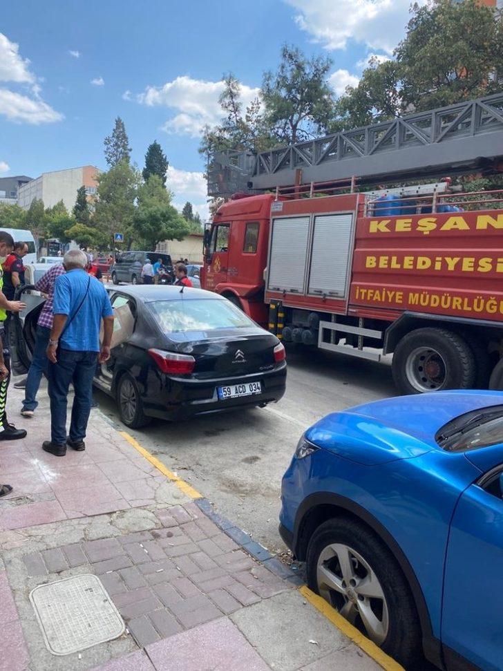 İçi dezenfektan dolu araç alev aldı G4