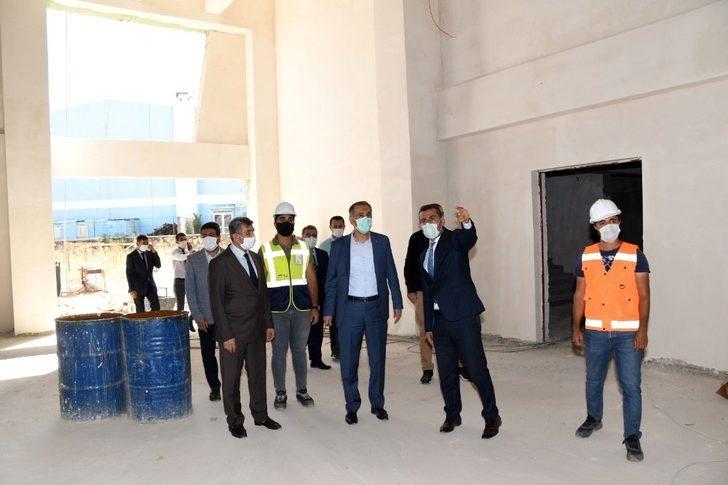 Vali Mahmut Çuhadar spor tesislerini inceledi G3