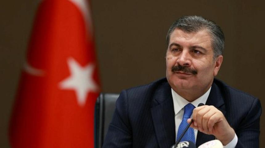 Sağlık Bakanı Koca'dan dikkat &ccedil;eken paylaşım: Hastalıkla hasta olarak savaştılar