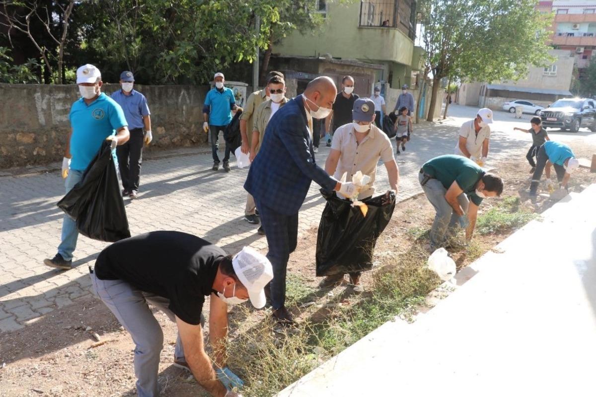 Kurtalan Kaymakamı Aydın &ccedil;&ouml;p toplama etkinliğine katıldı