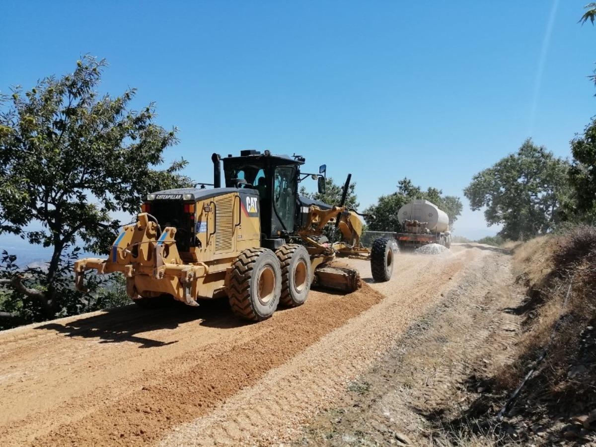 Nazilli&rsquo;de yol &ccedil;alışmaları s&uuml;r&uuml;yor
