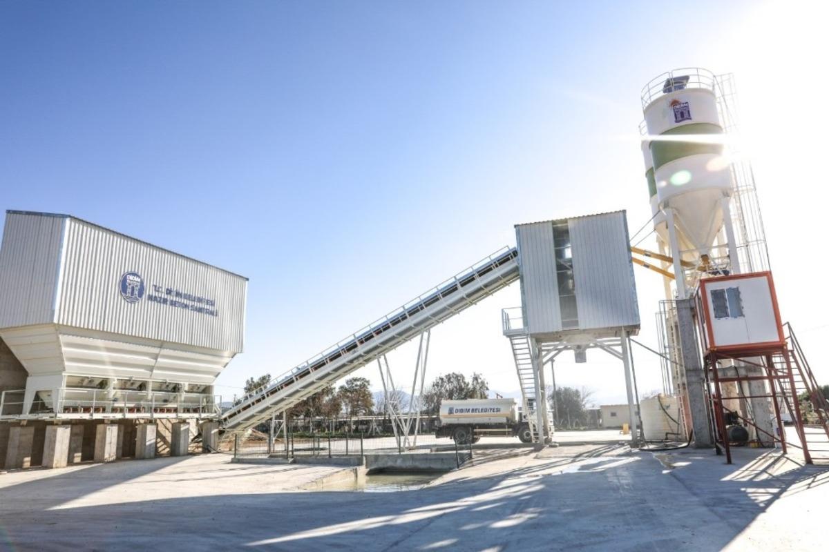 Didim sokakları beton santrali ile yenileniyor