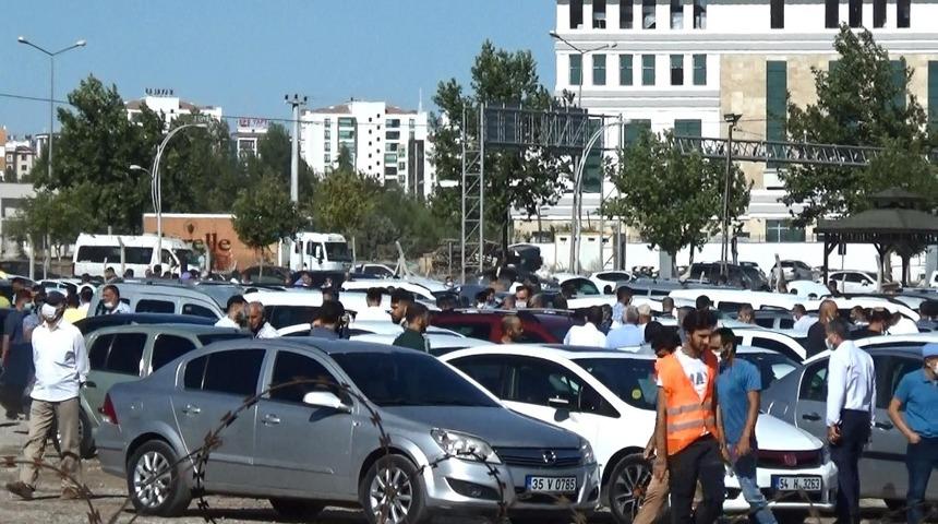 İkinci el oto pazarında ’koronavirüs pazarlığı’