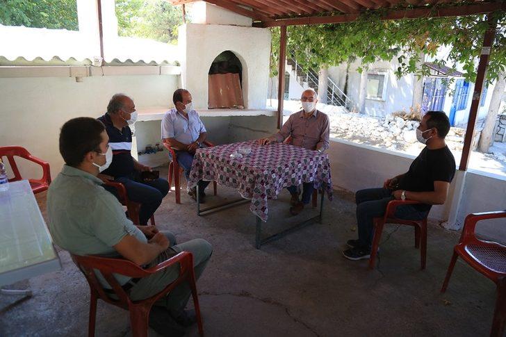 Milas’ta zeytin üreticileri halkalı leke hastalığına karşı bilgilendirildi G4