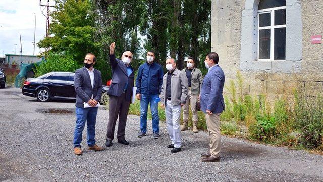 Vali Hüseyin Öner, Millet Bahçesi ve Seyir Terası Proje alanlarında incelemelerde bulundu