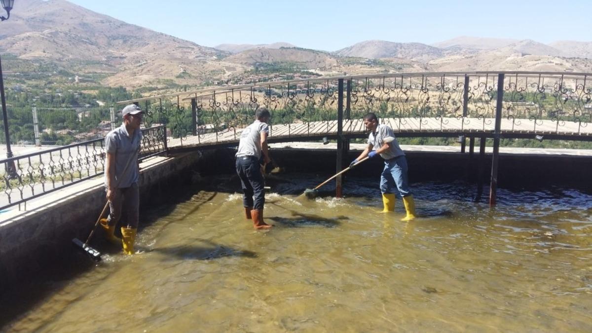 Yeşilyurt&rsquo;ta parklarda Covid-19 &ouml;nlemleri artırıldı
