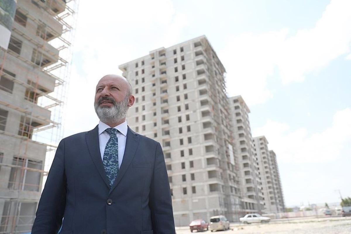 Yunus Emre&rsquo;de k&ouml;hne yapılar birer birer yıkılıyor