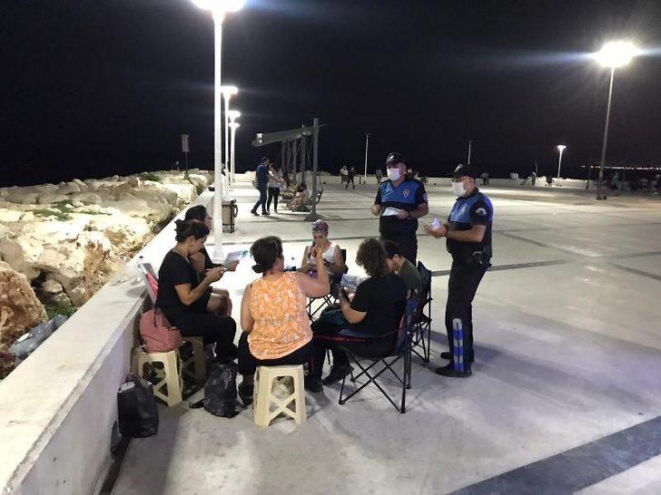 Mersin’de vatandaşlar Covid-19’a karşı bilgilendiriliyor G2