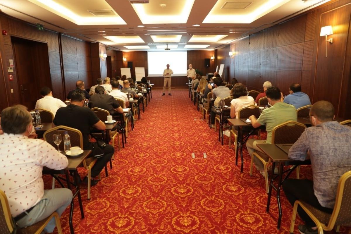 İzmit Belediyesi&rsquo;nden &ccedil;alışanlarına &lsquo;i&ccedil; denetim&rsquo; &ccedil;alıştayı