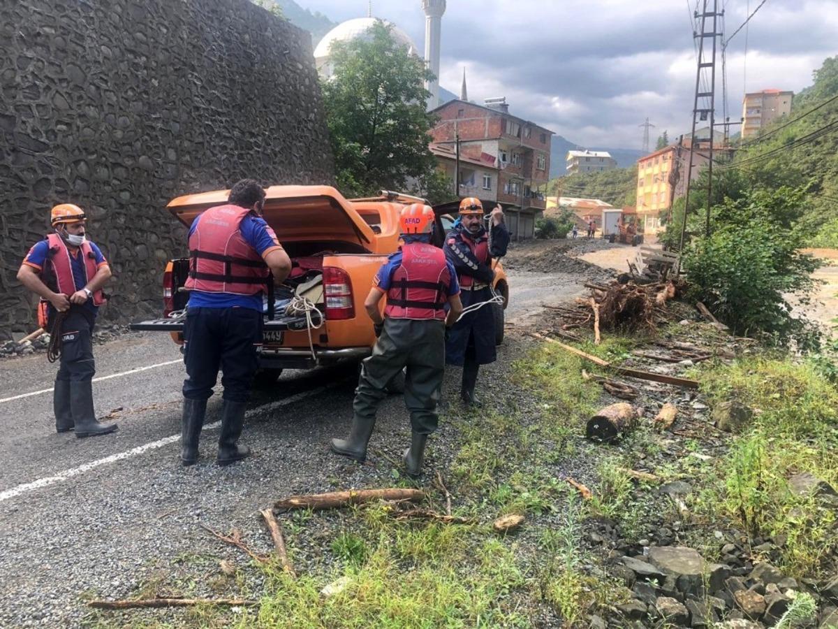 Sakarya AFAD ekipleri Giresun&rsquo;da ki &ccedil;alışmalara destek veriyor