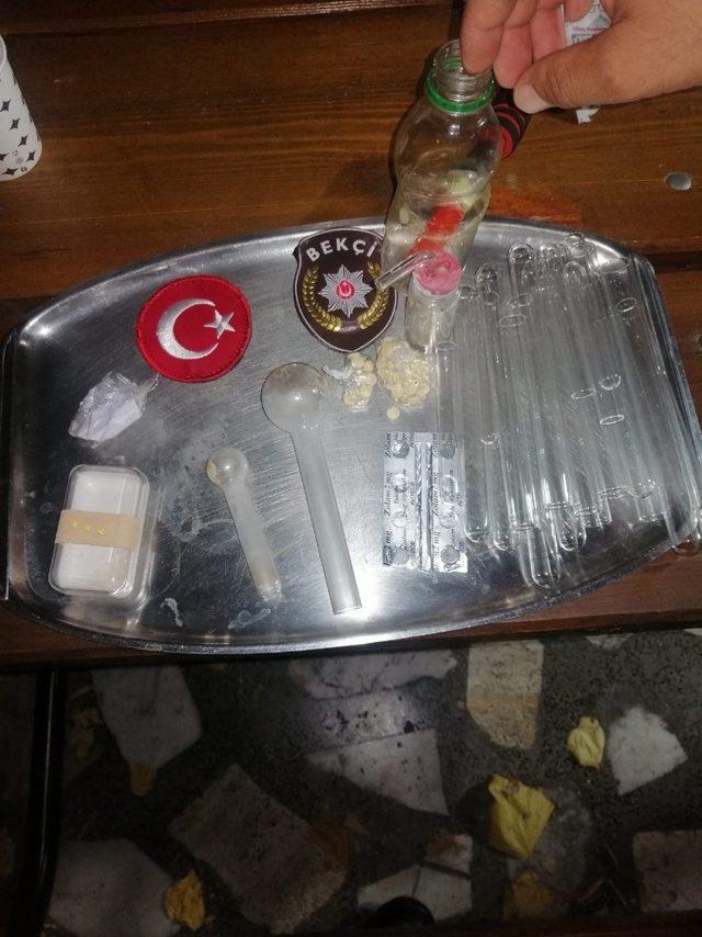 Polisin durdurduğu araçtan uyuşturucu çıktı